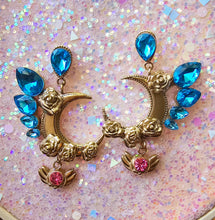 Load image into Gallery viewer, Moon Prisim Princess Earrings
